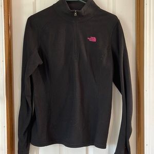 The North Face  Quarter Zip - Pink logo